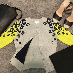 CROWN&IVY leopard print on shoulder cardigan.